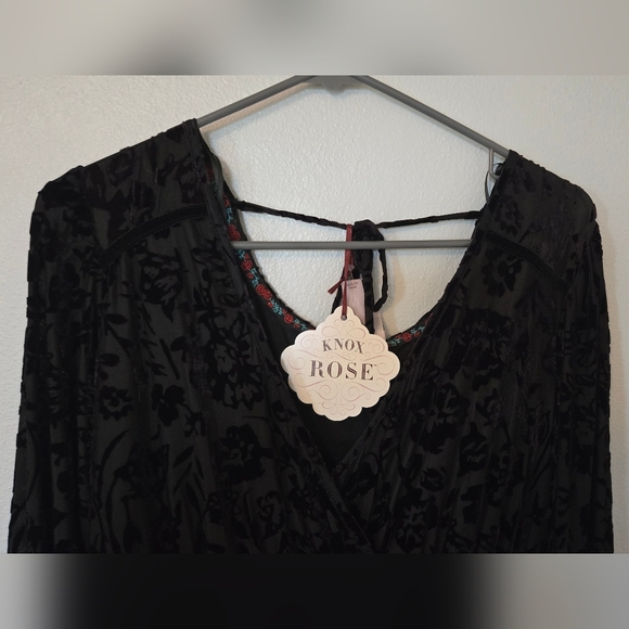 NWT Knox Rose Velvet Burnout Dress Size Medium - Picture 2 of 6